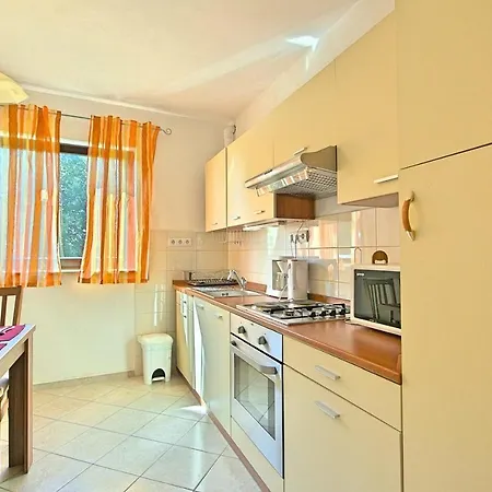 Lukas Apartment *