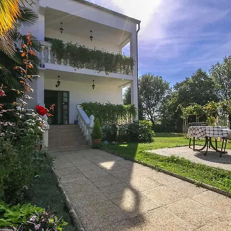 Lukas Apartamento