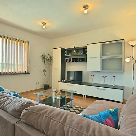 Lukas Apartment *